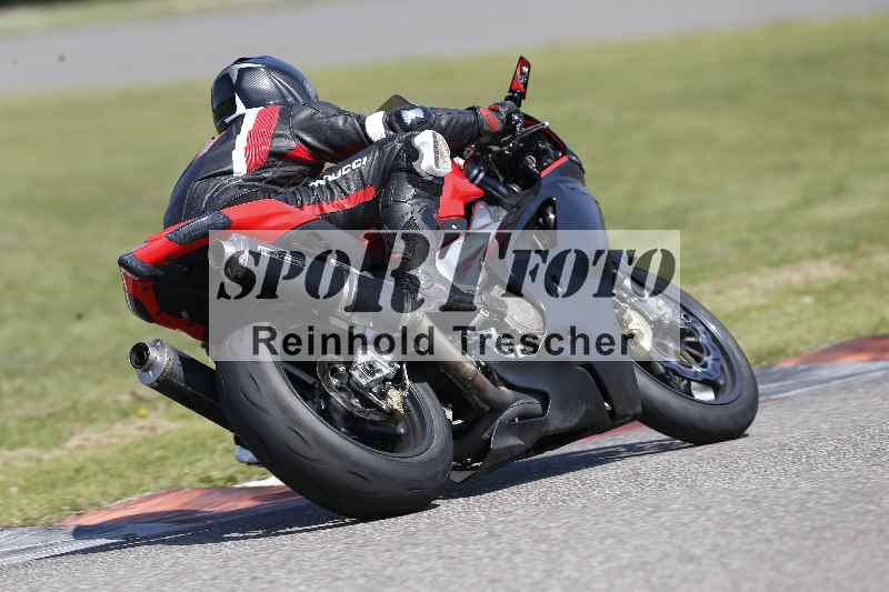 /44 09.08.2025 Plüss Moto Sport ADR/Einsteiger/unklar backside